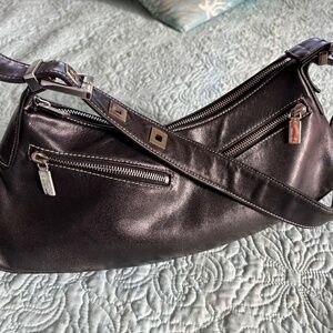 Ladies Black Leather Purse Vintage Perlina NY Designer  Shoulder Handbag Medium